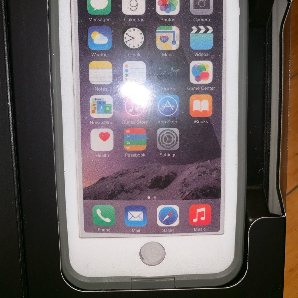 Life Proof iPhone Case - Picture 3 of 4